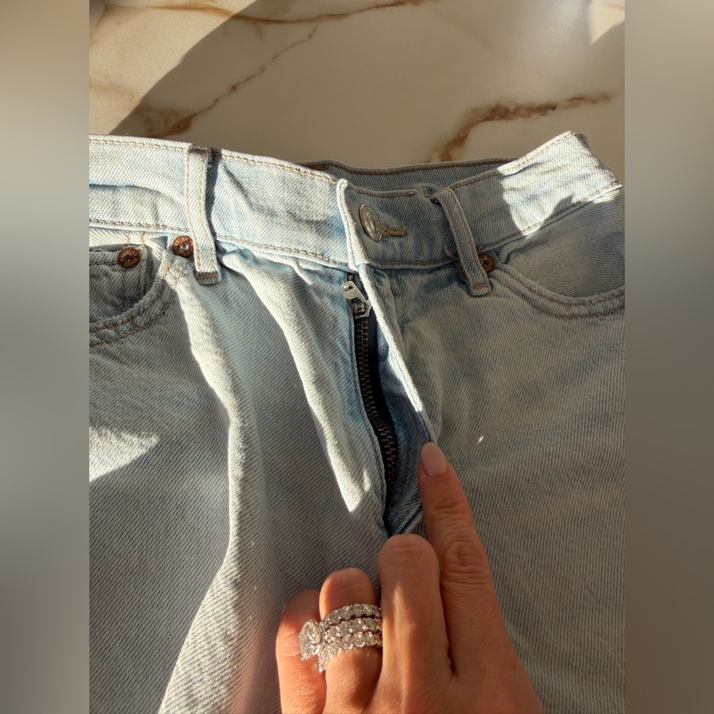 American Eagle Outfitters Light Wash Jean Shorts 000 - Picture 8 of 8